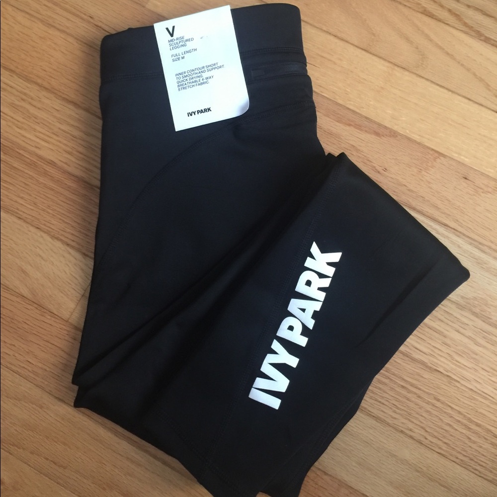 NWT - Ivy Park  black mid-rise v legging full le…